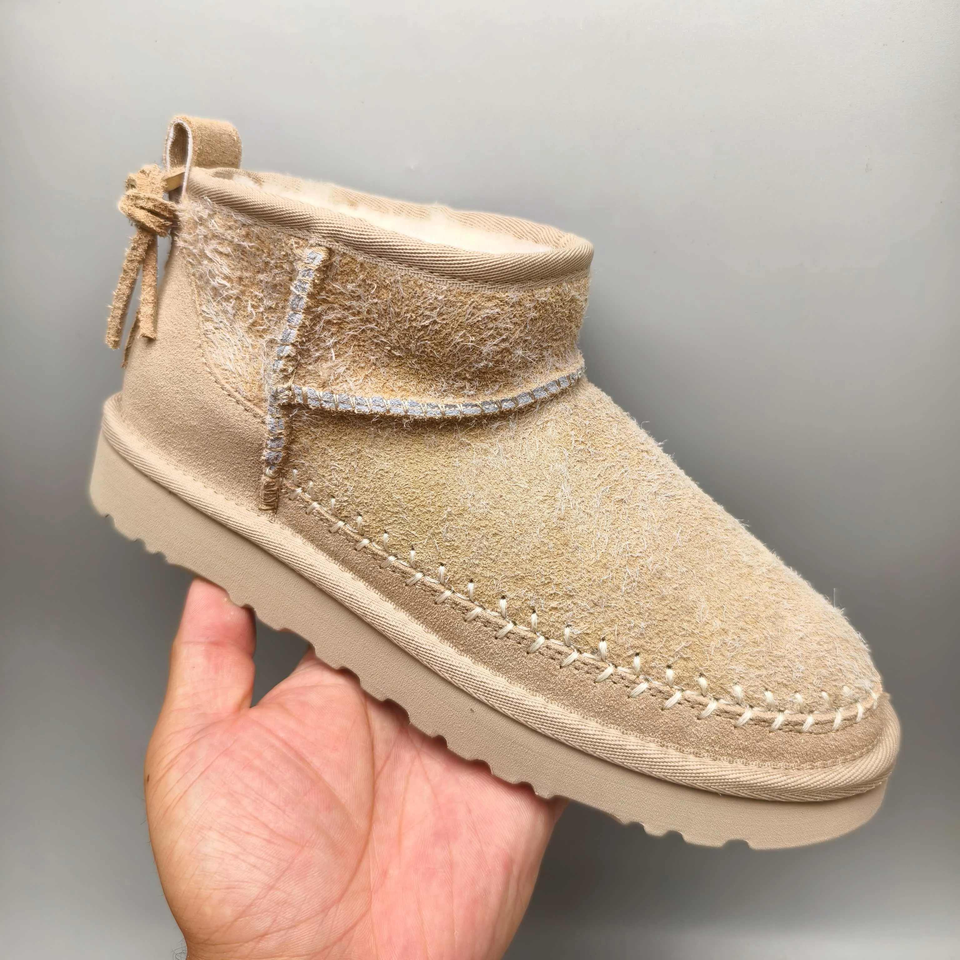 💰520 UGG sheepskin all-in-one snow boots 1538 Features anti-suede back strap women's shoes Color: sand brown Matching size: 35-40